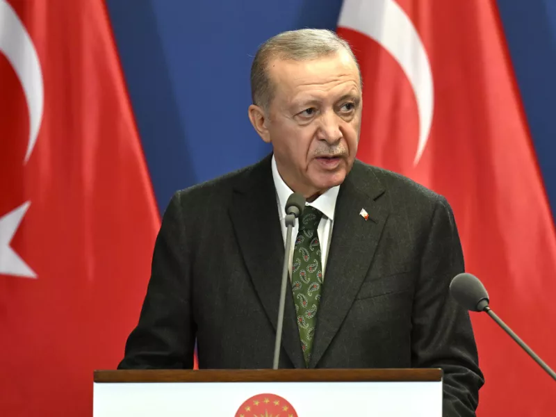 Ερντογάν: Οι Κούρδοι θα αποχαιρετήσουν τα όπλα τους, είτε θα ταφούν στη Συρία μαζί με τα όπλα τους