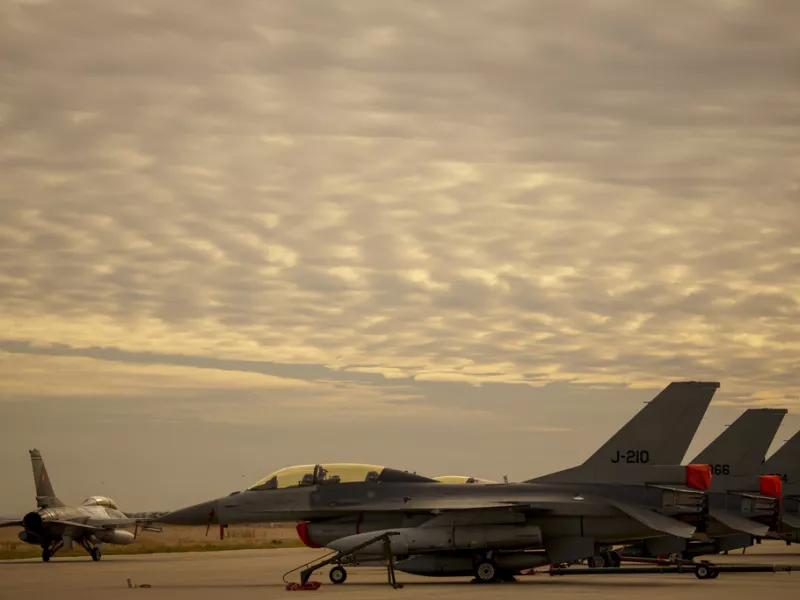 F-16