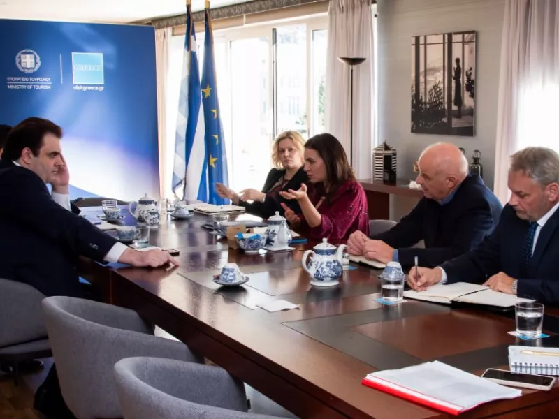 Συνάντηση Κεφαλογιάννη- Πιερρακάκη για αναβάθμιση της τουριστικής εκπαίδευσης