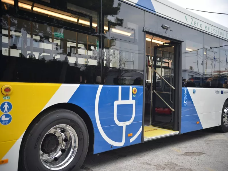 Bus