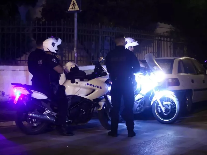 Κερατσίνι: Άνδρας με μαχαίρι βρίσκεται «ταμπουρωμένος» σε διαμέρισμα