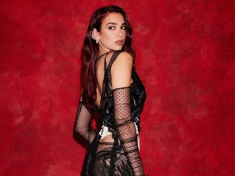 Η Dua Lipa