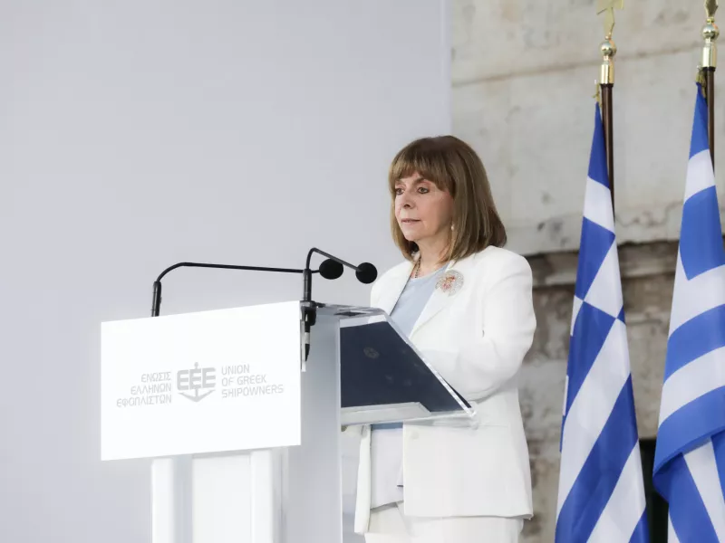 Συλλυπητήρια Σακελλαροπούλου για τον θάνατο του Κ. Σημίτη: Οραματίστηκε μια Ελλάδα ισχυρή και ισότιμη στην Ευρώπη