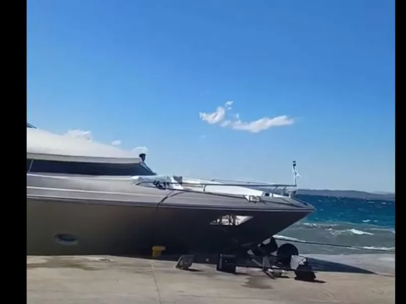 θαλαμηγός