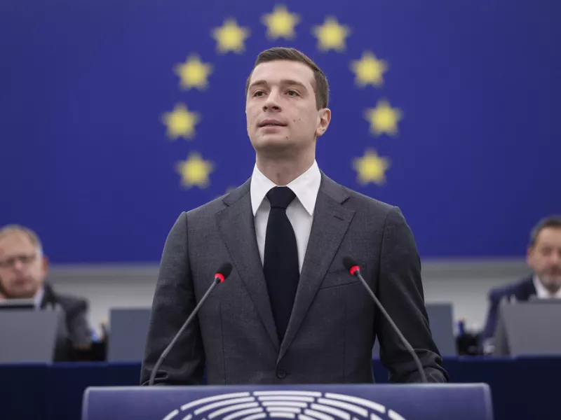 Ευρωβουλή: Οι «Πατριώτες» των Μπαρντελά, Όρμπαν και Λατινοπούλου καταψηφίζουν φον ντερ Λάιεν