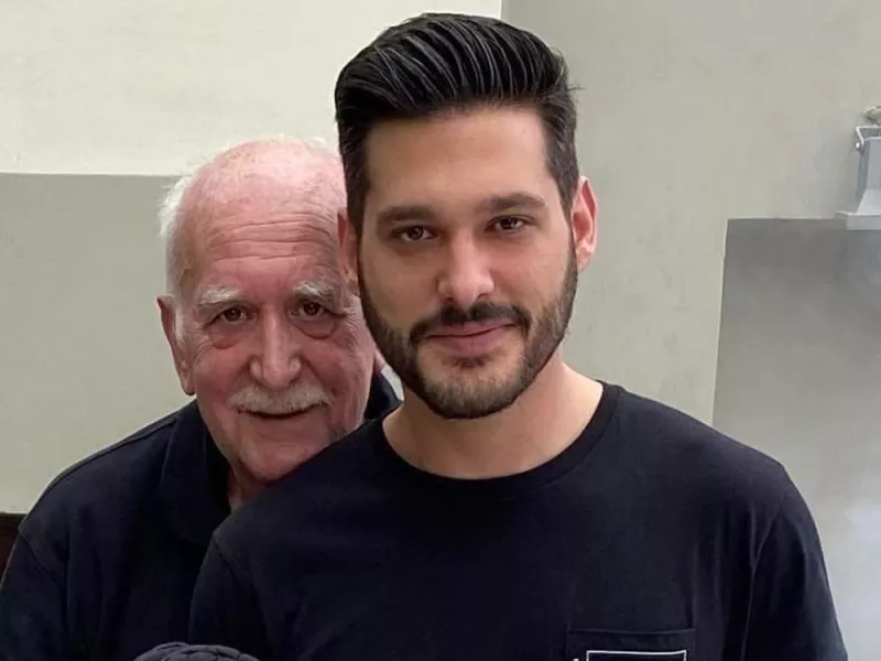 Βάφτιση με νονό τον Γιώργο Παπαδάκη και γάμος με κουμπάρο τον γιο του