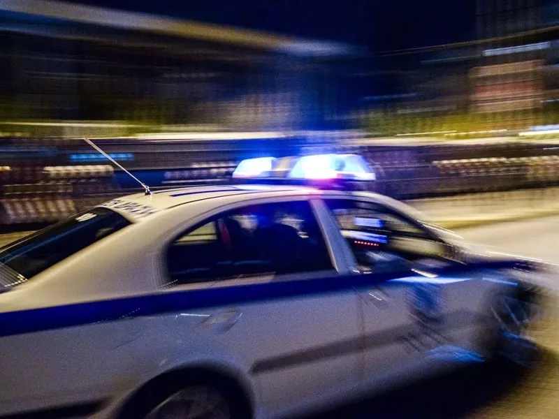 Επεισοδιακή καταδίωξη στο κέντρο της Αθήνας - Τραυματίστηκε ένας αστυνομικός