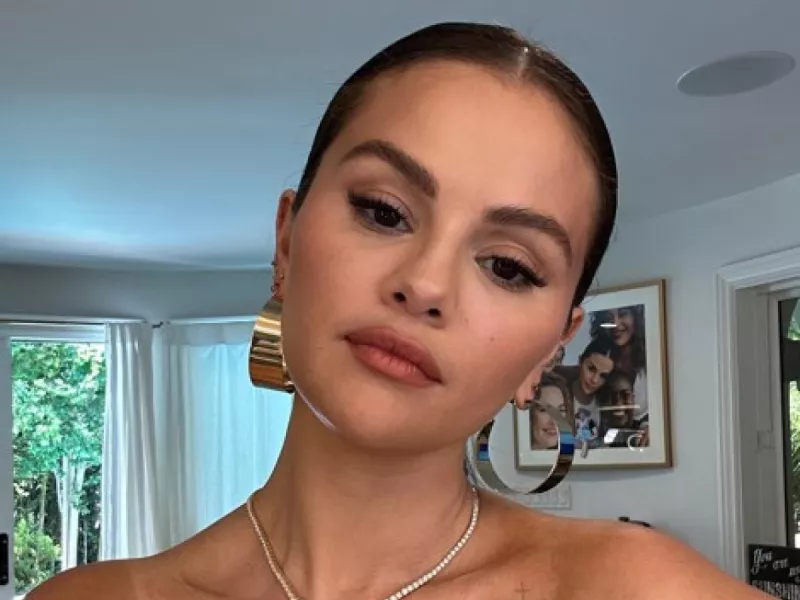 Selena Gomez: H ρουτίνα που ακολουθεί για το καλοκαιρινό μακιγιάζ της