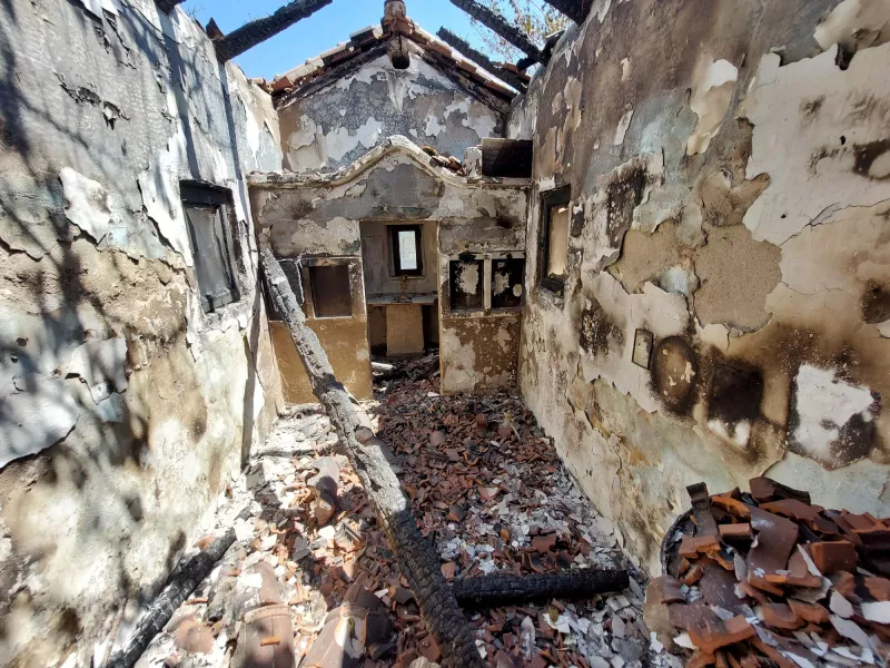 Ο ναίσκος των Αγίων Αποστόλων εντός του απαλλοτριωμένου χώρου της Οινόης Μαραθώνος