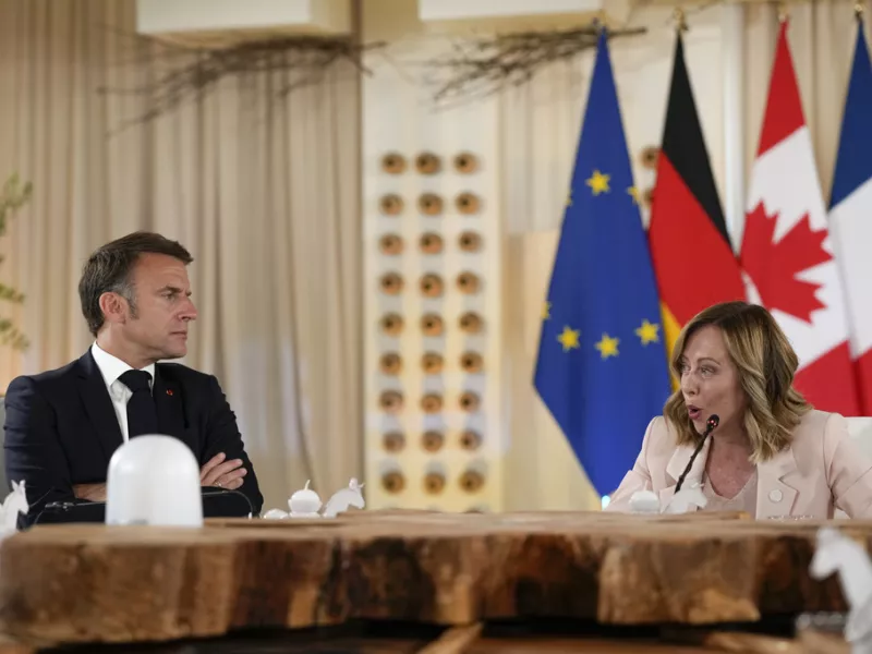 Μακρόν και Μελόνι συζητούν για τη Μέση Ανατολή και τη Βενεζουέλα 