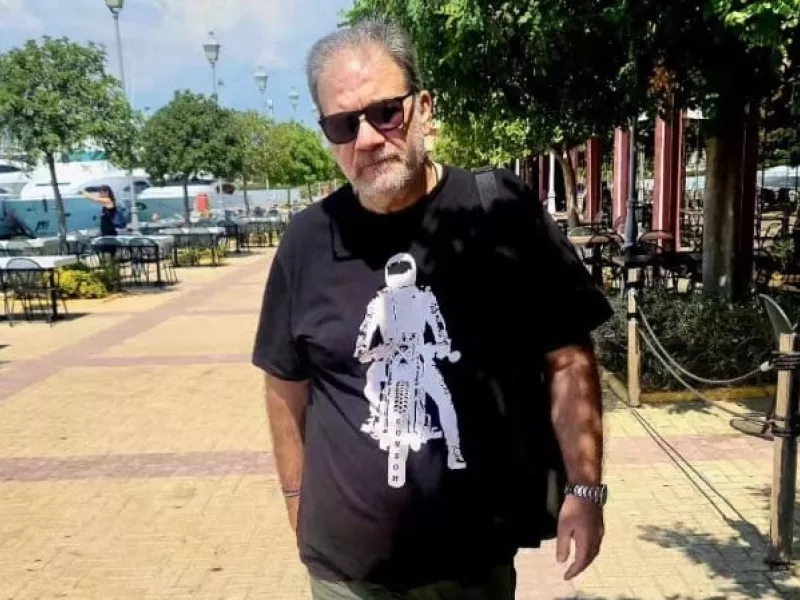 Ο Δημήτρης Σταρόβας ανέβασε βίντεο στο YouTube του «Τη γλίτωσα στο τσακ και το πληρώνω ακριβά»