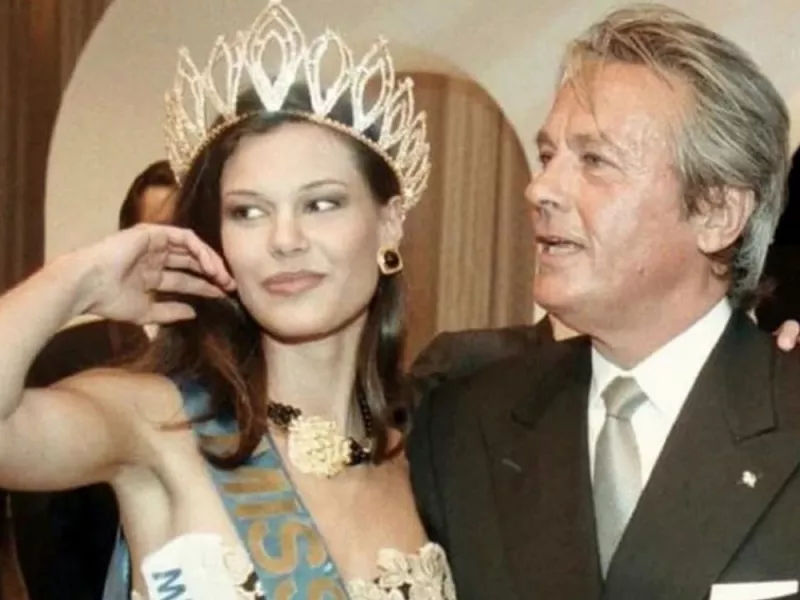 Ισαβέλλα Δάρρα: Το αντίο στον Alain Delon που γνώρισε στο διαγωνισμό Miss Europe το 1997