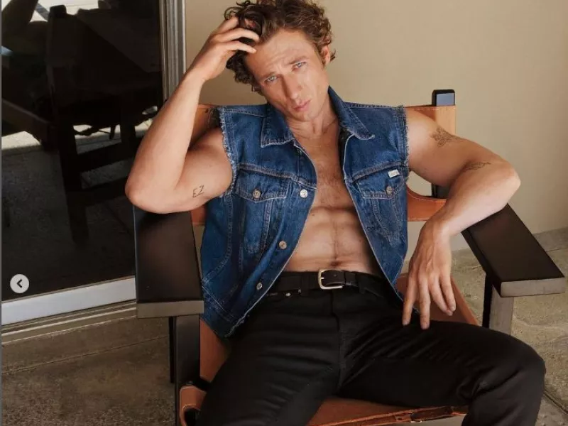 O Τζέρεμι Άλεν Γουάιτ στην νέα καμπάνιας της Calvin Klein