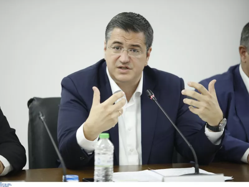Απόστολος Τζιτζικώστας