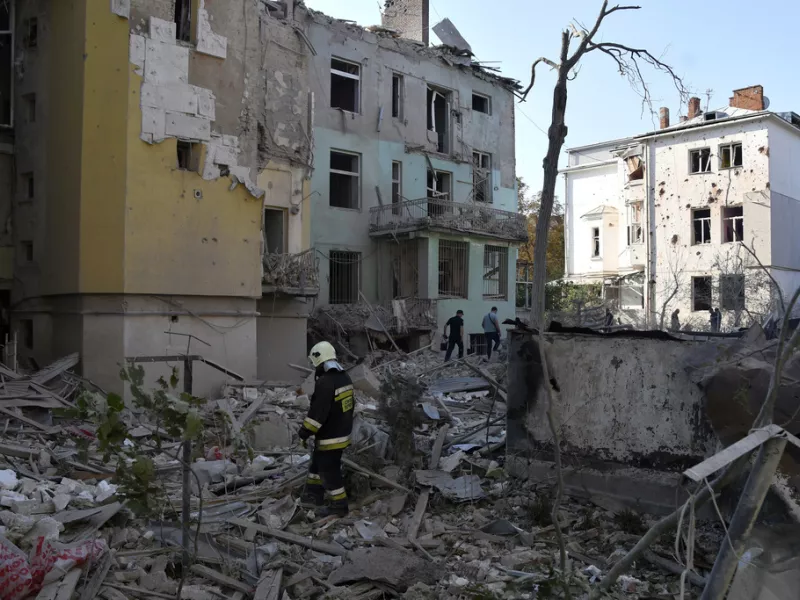 Η ουκρανική αντιαεροπορική άμυνα κατέρριψε 10 drones και έναν πύραυλο που εκτόξευσε η Ρωσία