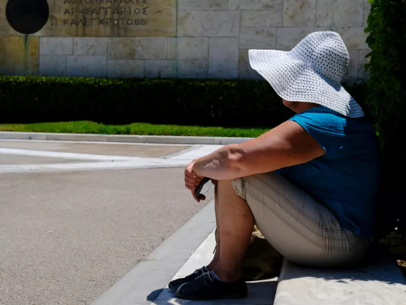  Έκτακτα μέτρα για εργαζόμενους στον ιδιωτικό τομέα ενόψει καύσωνα στις 23/7