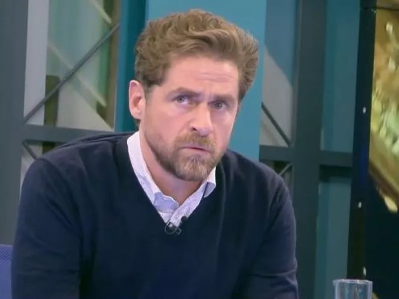Δημήτρης Λάλος: «Μέχρι τα 18 δεν ήξερα τι θα κάνω. Η υποκριτική ήταν πετριά»