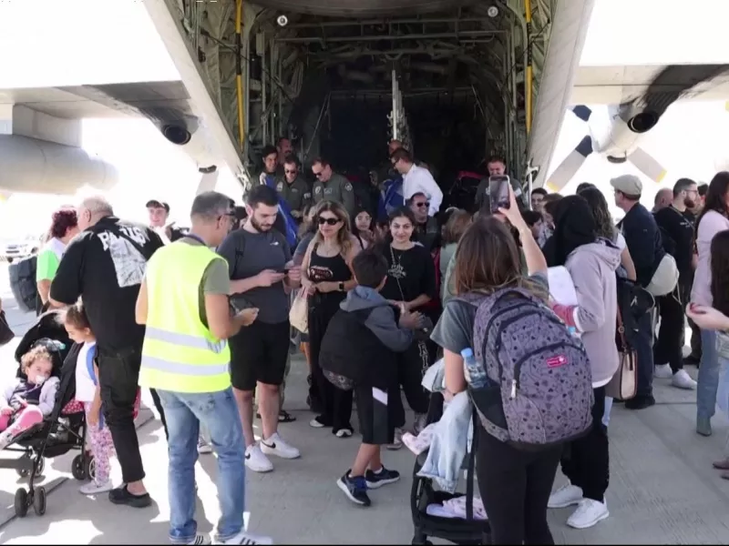 Έλληνες και Κύπριοι από Bηρυτό