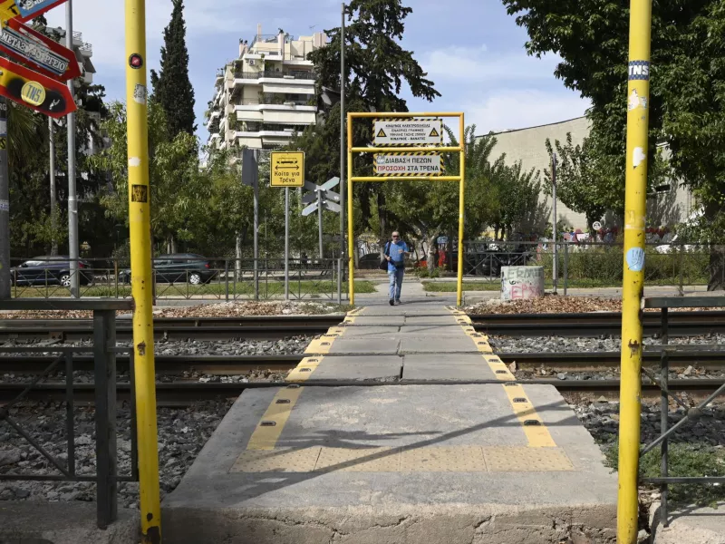 Τρένο παρέσυρε ηλικιωμένο στο Μεταξουργείο