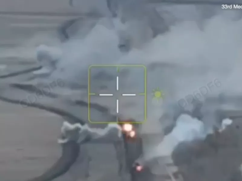 Βίντεο: Η στιγμή που τανκ Leopard καταστρέφει μόνο του κονβόι με ρωσικά άρματα μάχης