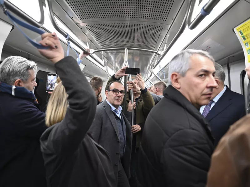 «Πατείς με πατώ σε» στο Μετρό Θεσσαλονίκης: Χιλιάδες κόσμου μόλις άνοιξαν οι μπάρες – Βίντεο, φωτογραφίες 