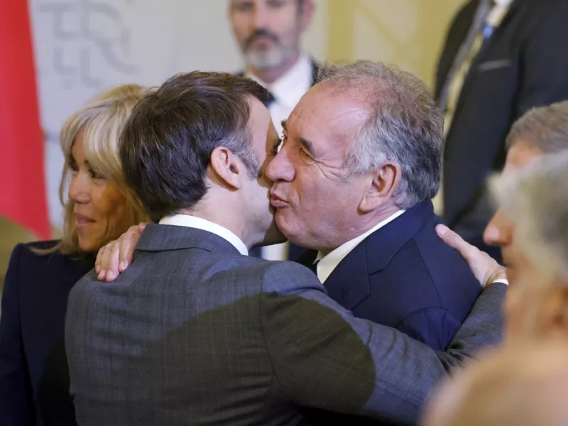 Μπαϊρού: Ποιος είναι ο πολιτικός που κάθεται στην «ηλεκτρική καρέκλα» του πρωθυπουργού της Γαλλίας 