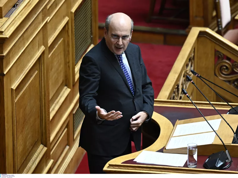 Βουλή: Κατατέθηκαν οι παρεμβάσεις για τις τράπεζες, οι ρυθμίσεις για τη φαρμακευτική δαπάνη των χαμηλοσυνταξιούχων