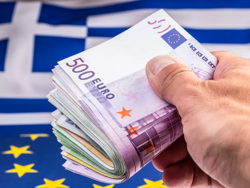 Alpha Bank: Πλησιάζει το 1 τρισ. ευρώ ο καθαρός πλούτος των ελληνικών νοικοκυριών
