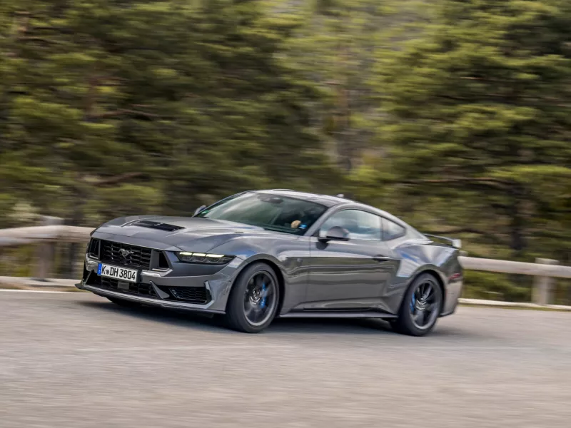 FORD MUSTANG DARK HORSE