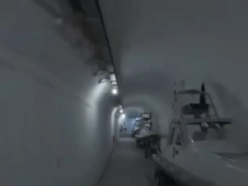 Η Τεχεράνη αποκαλύπτει υπόγεια ναυτική βάση τα ύδατα του νοτίου Ιράν