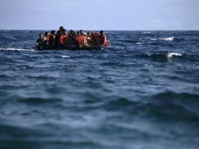 Μετανάστες σε βάρκα