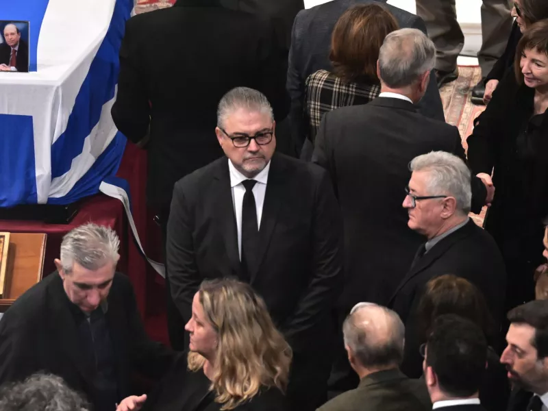 Κηδεία Κώστα Σημίτη: Ποιος ήταν ο «φρουρός» δίπλα στη σορό του