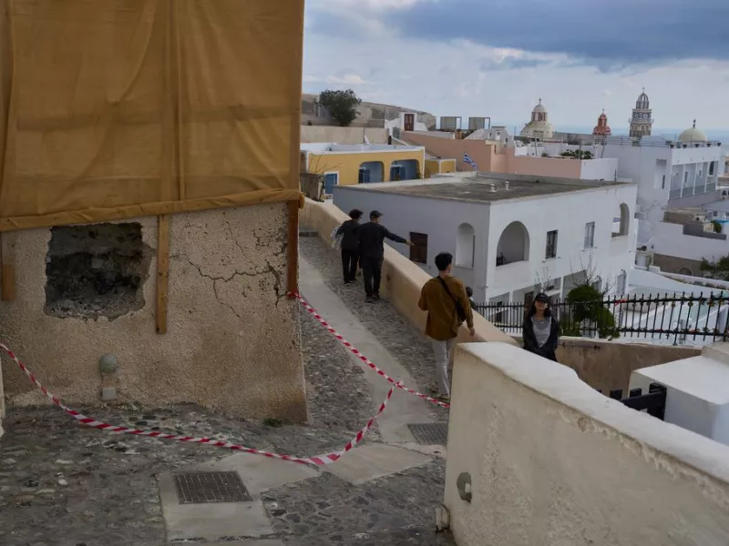 Σαντορίνη: Επικαιροποιήθηκαν τα έκτακτα μέτρα λόγω σεισμών 