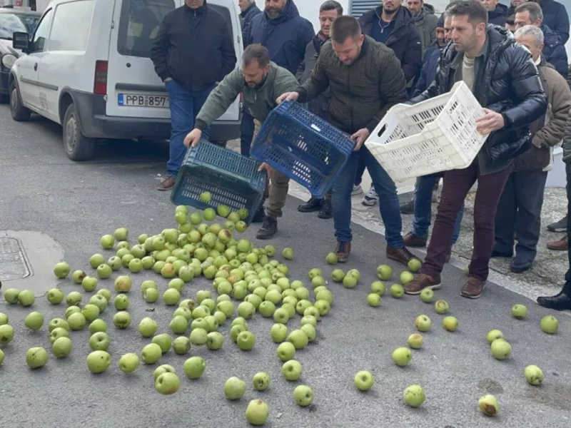 Αγρότες μήλα