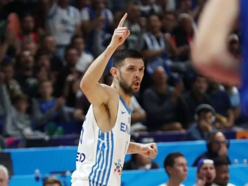 Κώστας Παπανικολάου