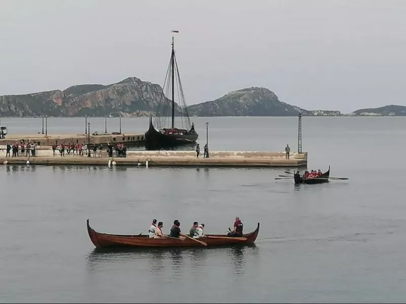 Ελευθερία on line