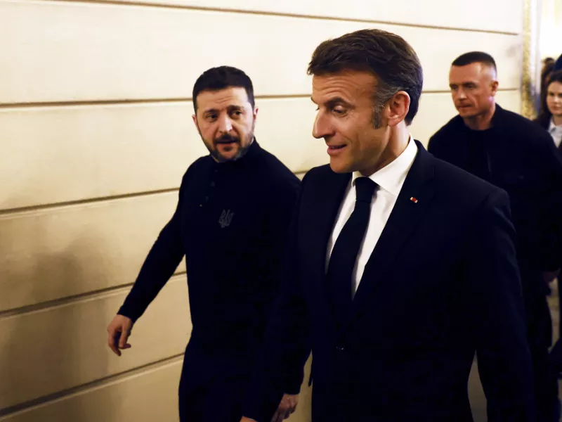 Μακρόν: Πολύ νωρίς για άρση κυρώσεων στη Ρωσία
