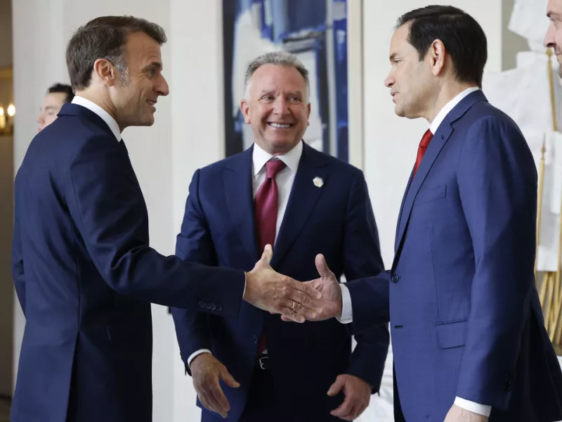 Μακρόν_Ρούμπιο