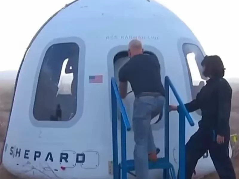 Blue Origin: Θεωρίες συνωμοσίας για fake γυναικεία αποστολή στο Διάστημα