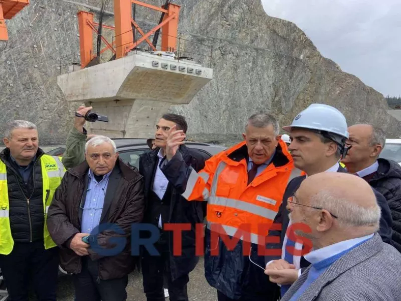 Θεσσαλονίκη: Στο εργοτάξιο του Flyover και στο μετρό η ηγεσία του υπουργείου Υποδομών