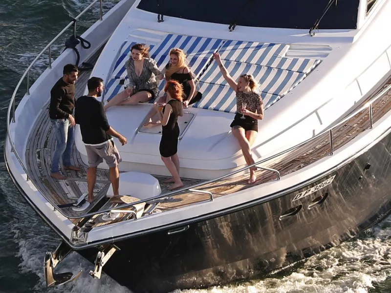 parties στο Ντουμπάι 