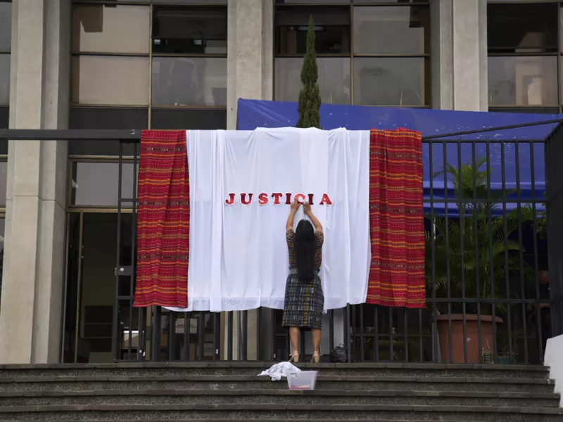 Γουατεμάλα: Τρεις πρώην παραστρατιωτικοί καταδικάζονται για βιασμούς κατά τη διάρκεια του εμφυλίου