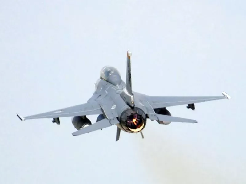 Ουκρανία: Συνετρίβη ουκρανικό μαχητικό F-16, ο πιλότος εκτινάχθηκε και είναι σώος