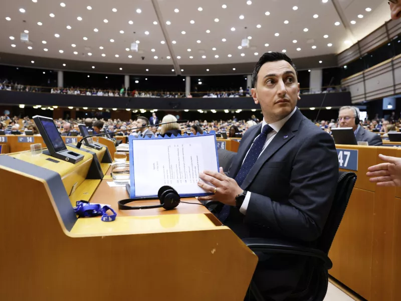 Γκελν Μικάλεφ