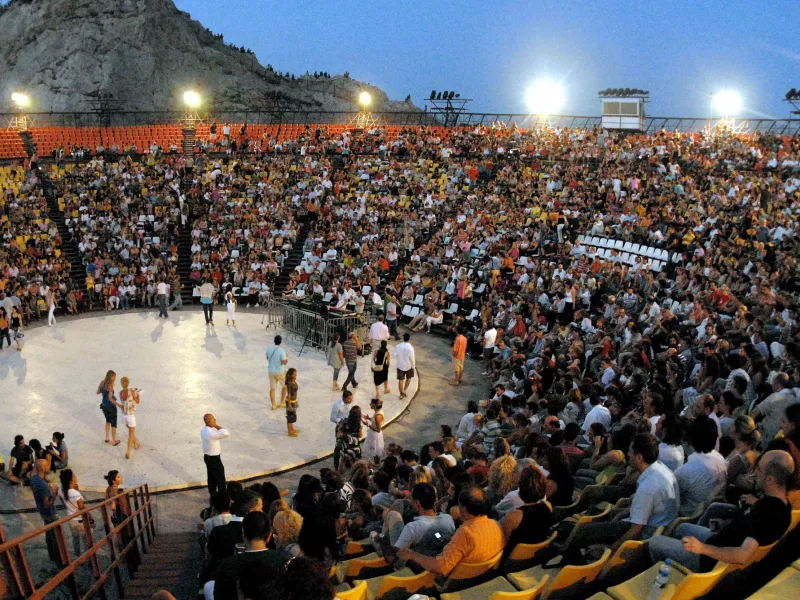 λυκαβηττος 