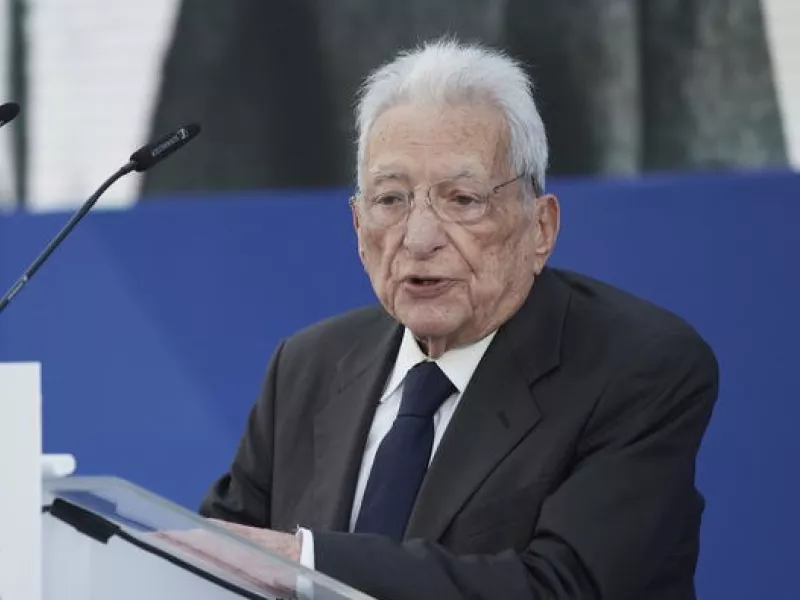 πετρος μολυβιατης