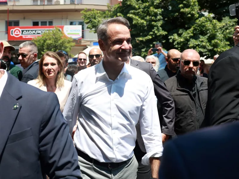 "Κάτω τα χέρια από τον Μητσοτάκη!" και αριθμητική ασάφεια