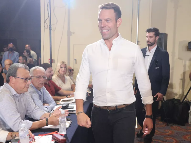 ΣΥΡΙΖΑ: Πυρά κατά Κινήματος Δημοκρατίας μετά την απόσυρση των υπογραφών για τα Τέμπη