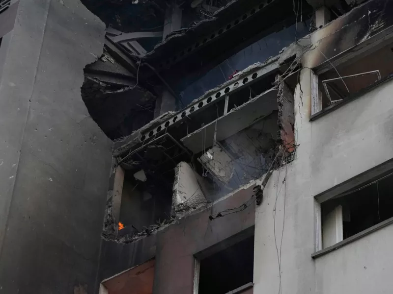 Σκηνές χάους στο Ιράν – Δείτε βίντεο με επιθέσεις του Ισραήλ και τις καταστροφές 