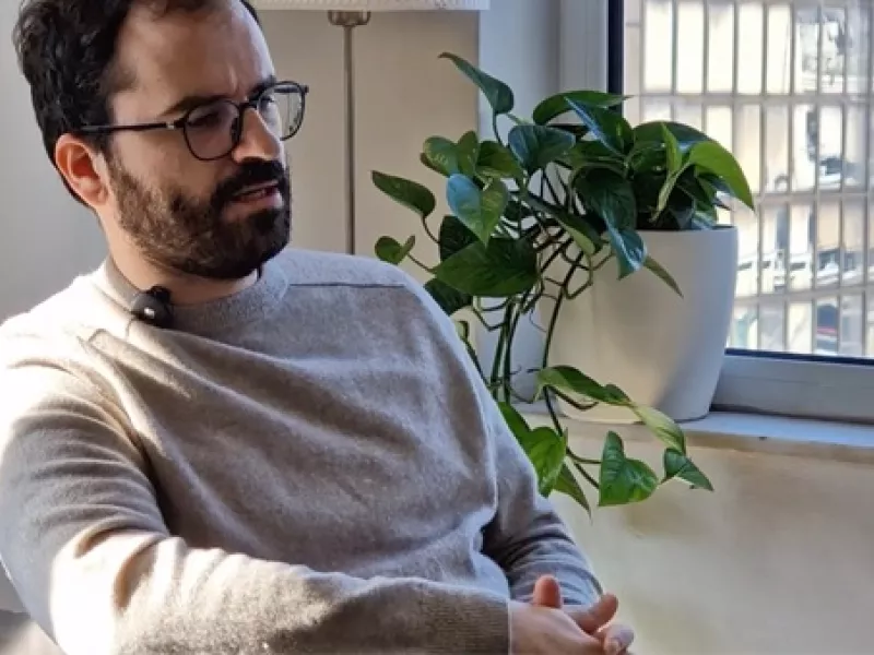 Κωνσταντίνος Σκιάνης: Ο καθηγητής που φέρνει την AI στην τάξη και εντοπίζει τους φοιτητές που κάνουν εργασίες με ChatGPT